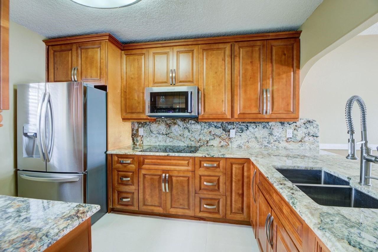 8330 Nw 103rd St Apt 101b - Photo 3 of 28