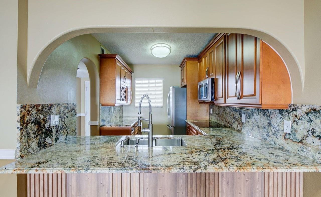 8330 Nw 103rd St Apt 101b - Photo 4 of 28