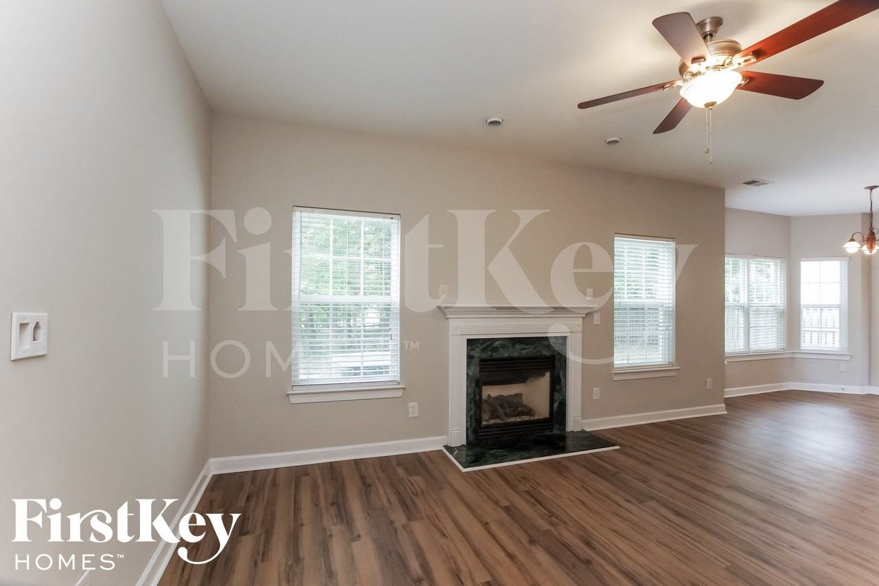 3026 Windsor Meadow Ln - Photo 3 of 15