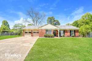 featured image of 2905 Kenneth St