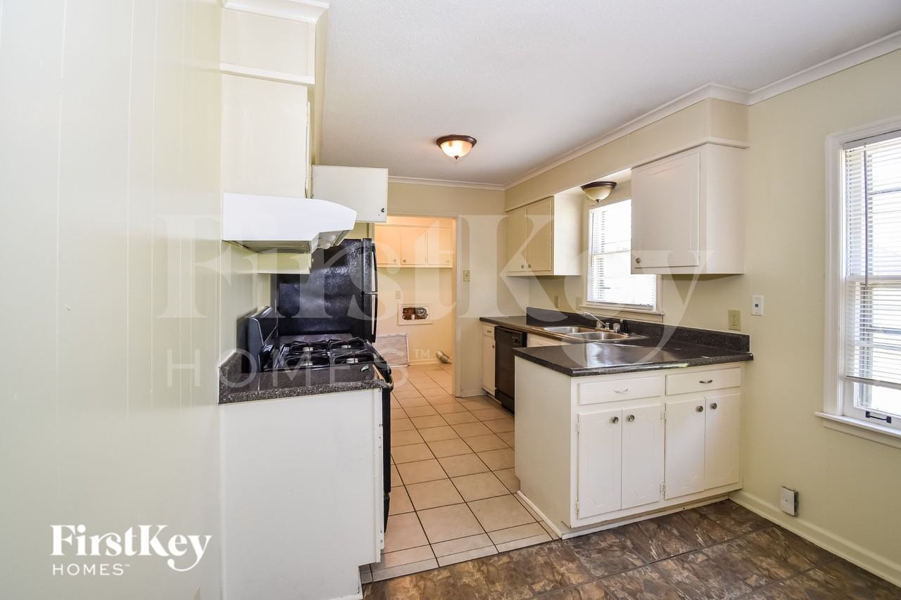 2905 Kenneth St - Photo 6 of 16