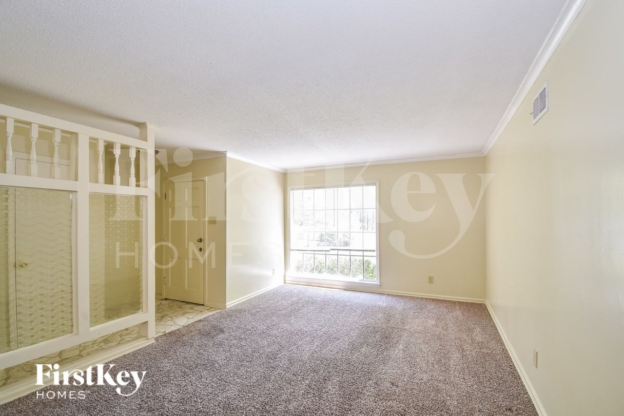 2905 Kenneth St - Photo 7 of 16