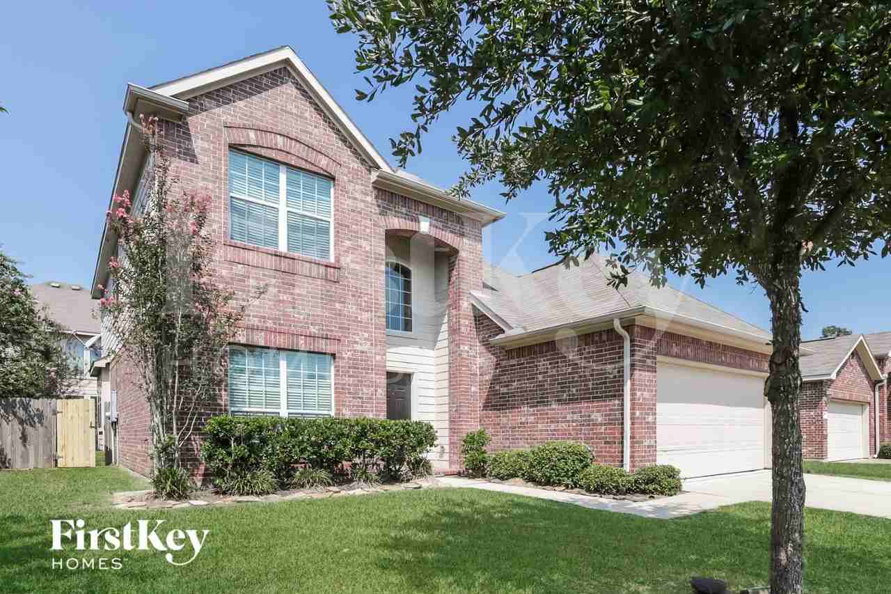 28911 Hidden Lake Ct - Photo 2 of 15