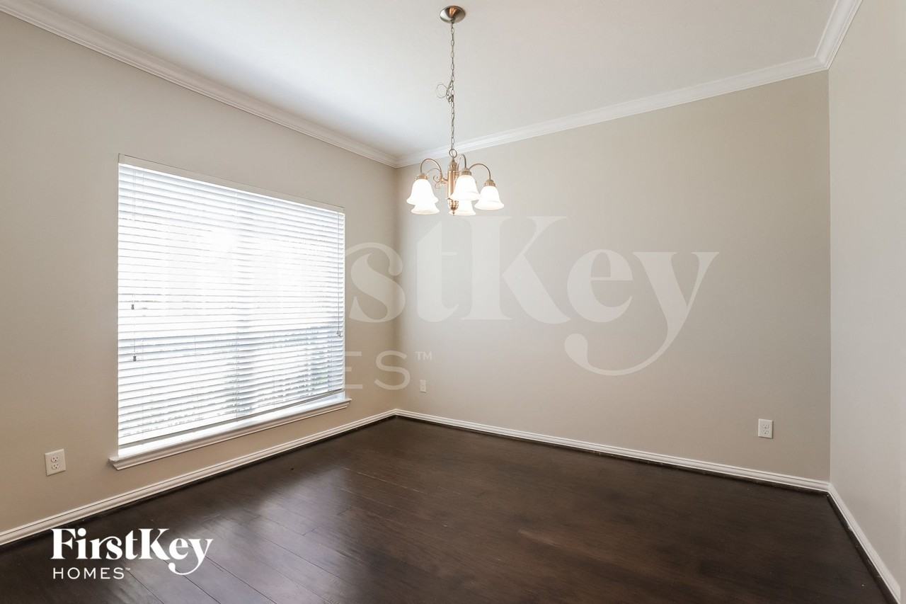 28911 Hidden Lake Ct - Photo 5 of 15