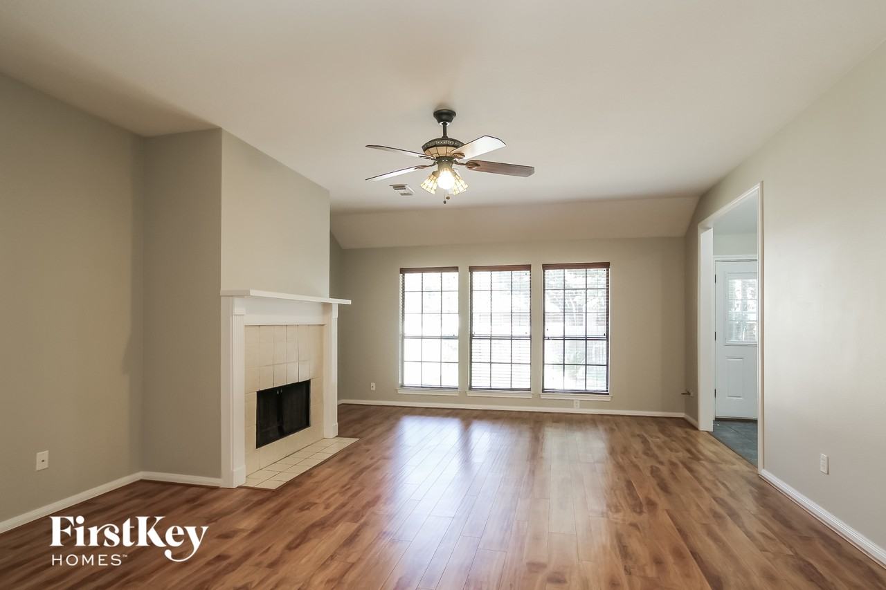 28752 Aloha Ln - Photo 3 of 15