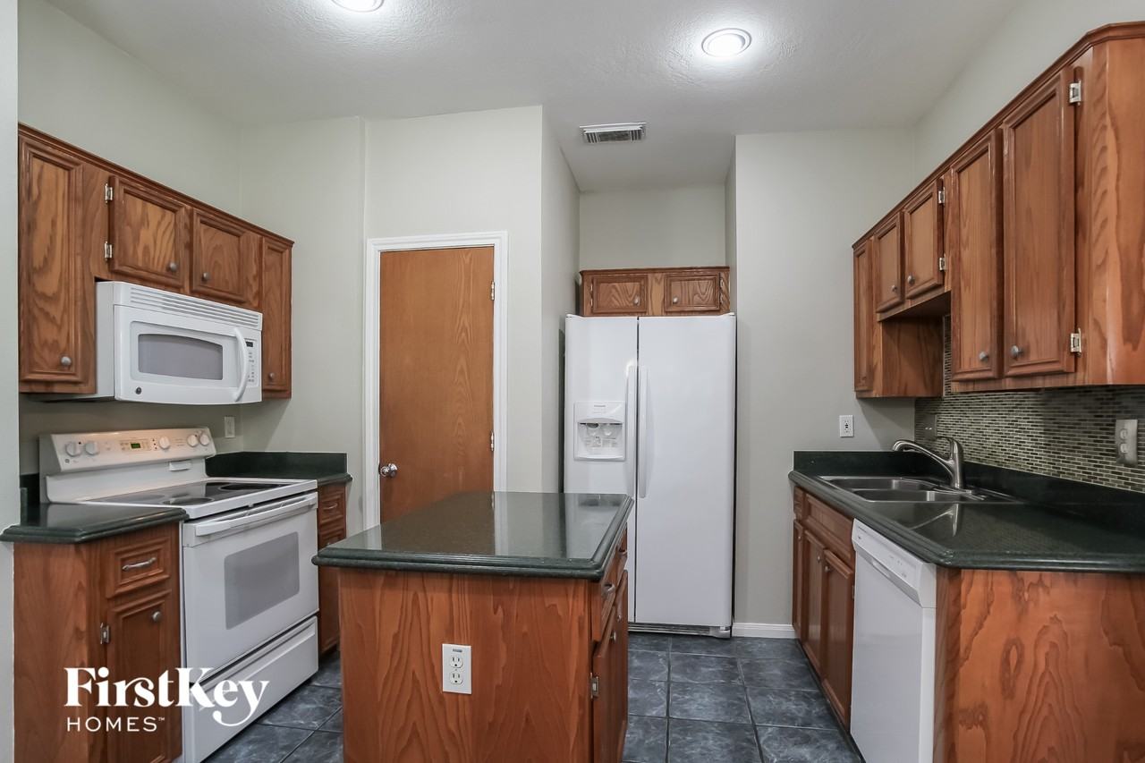 28752 Aloha Ln - Photo 5 of 15