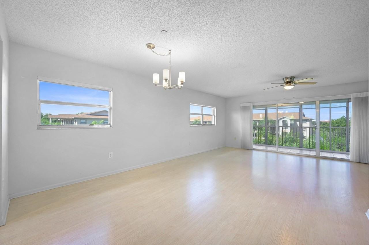 550 Sw 137th Ave #401L - Photo 3 of 23