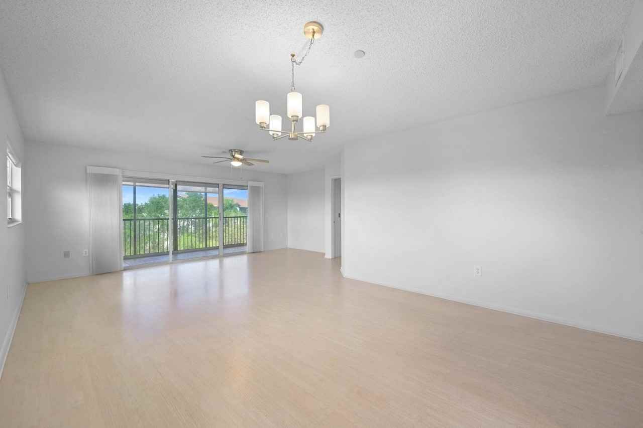 550 Sw 137th Ave #401L - Photo 4 of 23