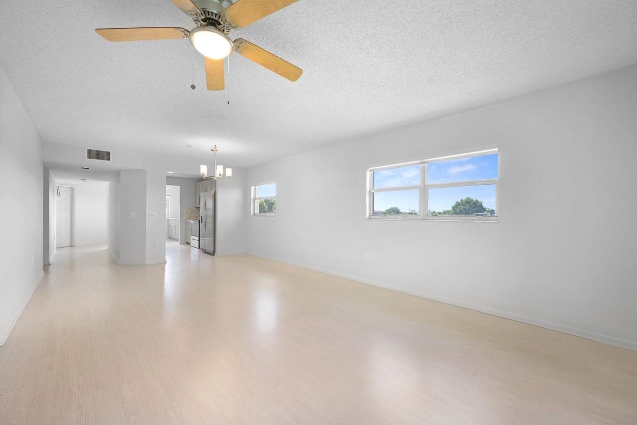 550 Sw 137th Ave #401L - Photo 5 of 23