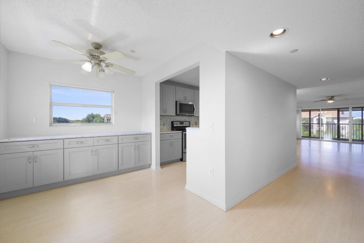 550 Sw 137th Ave #401L - Photo 7 of 23