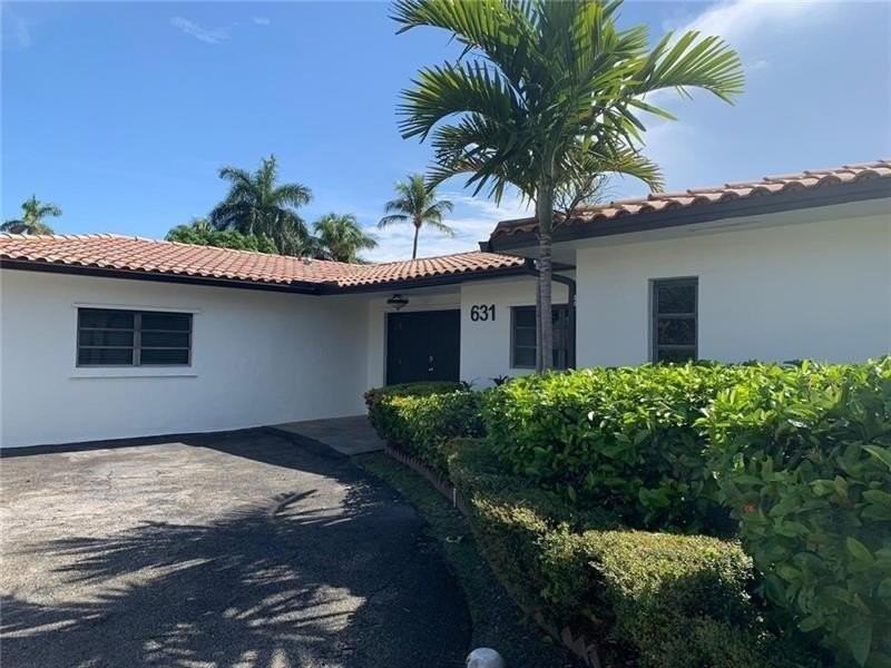 631 Oleander Dr - Photo 2 of 38