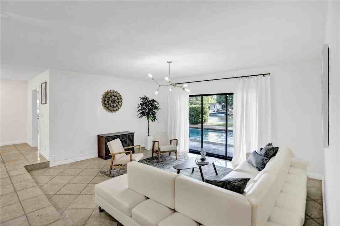 631 Oleander Dr - Photo 6 of 38