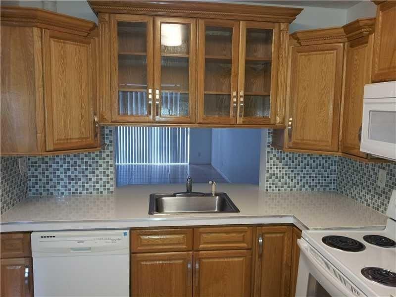 3250 Nw 85th Ave Apt 12a - Photo 3 of 9