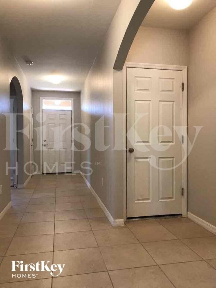 220 Se 14th Ter - Photo 2 of 14