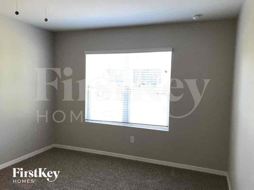 220 Se 14th Ter - Photo 7 of 14