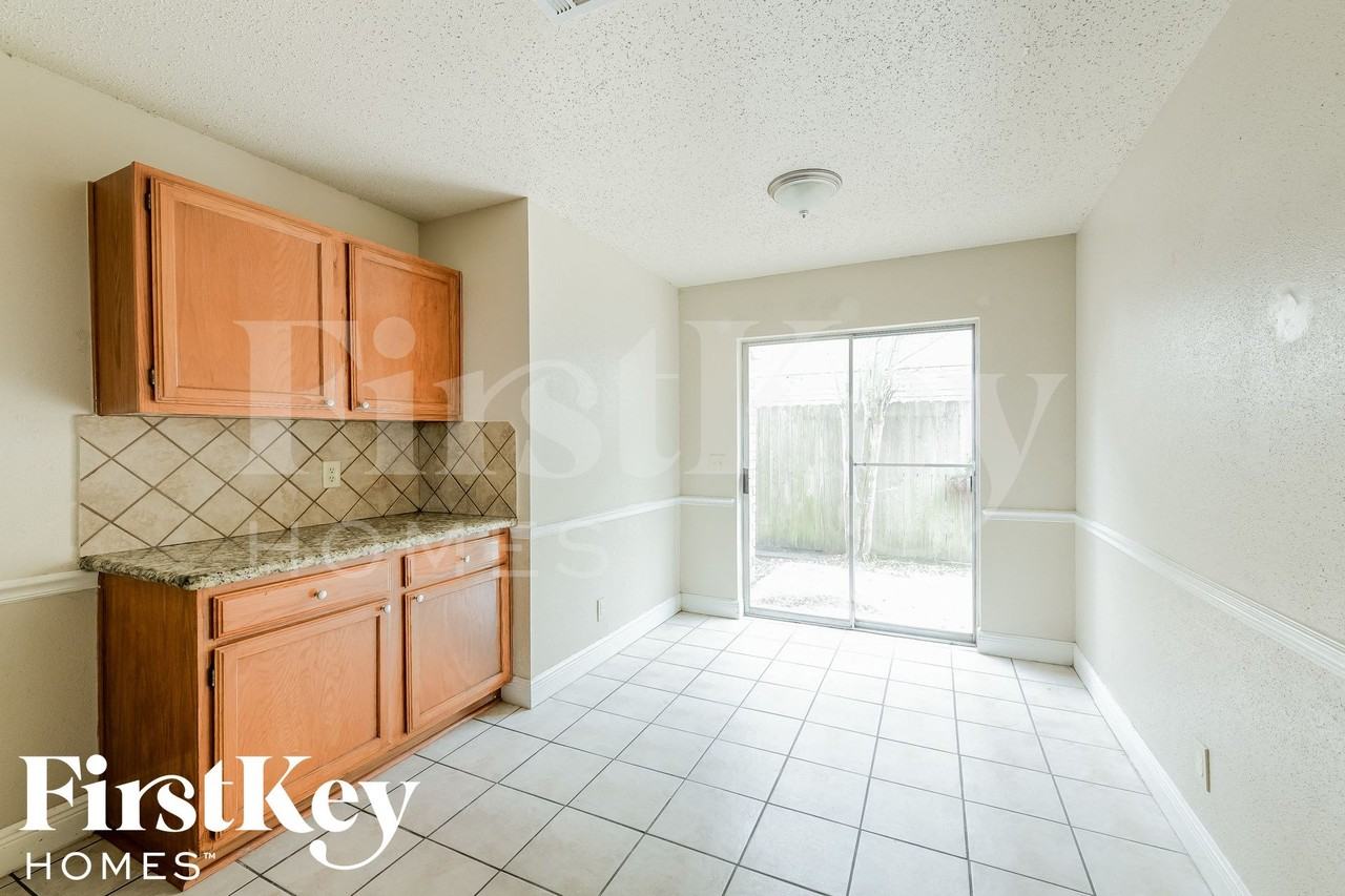 21407 Highland Knolls Dr - Photo 5 of 14