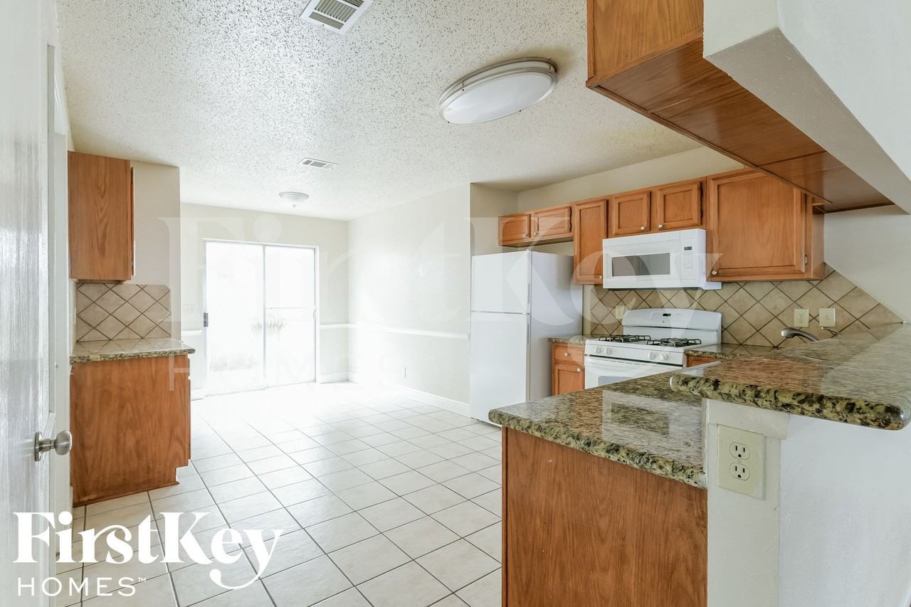 21407 Highland Knolls Dr - Photo 6 of 14