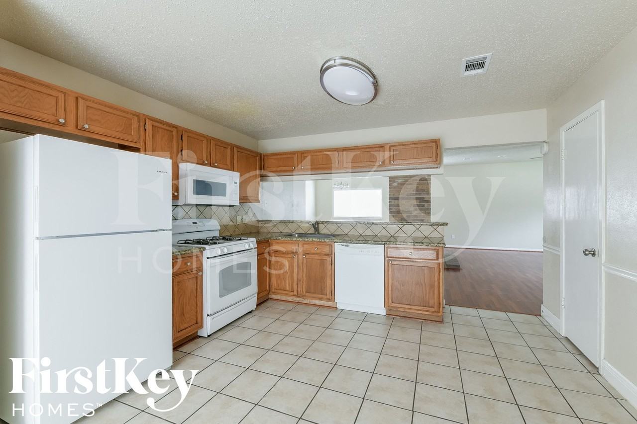 21407 Highland Knolls Dr - Photo 7 of 14