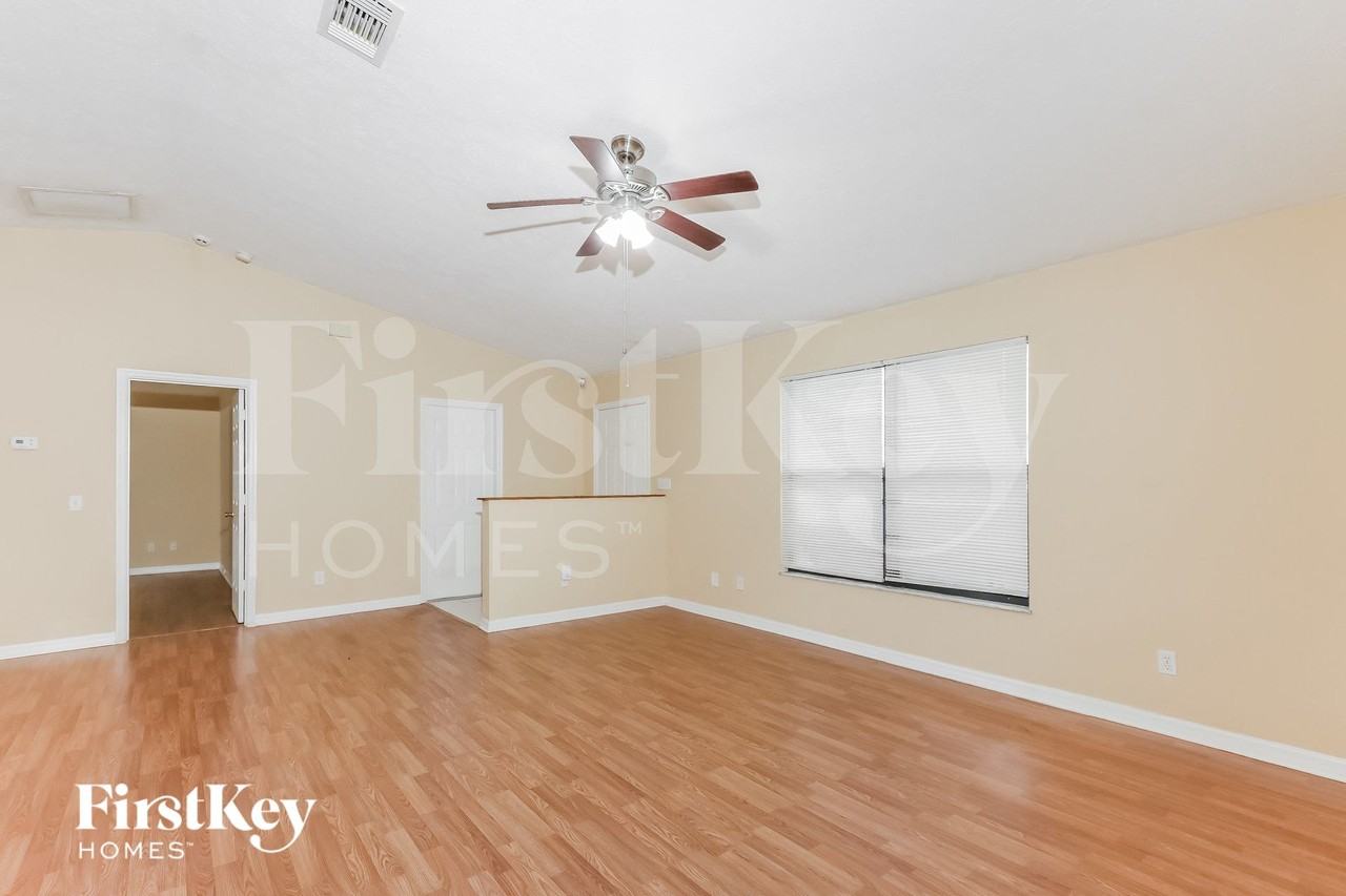 2078 Sw Idaho Ln - Photo 4 of 15