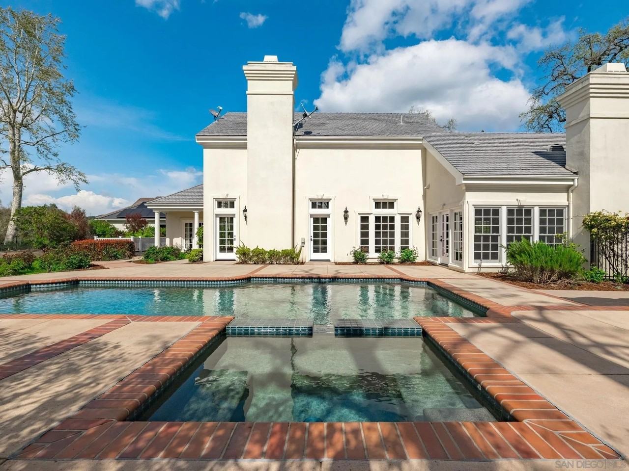 2419 Stafford Rd - Photo 2 of 36