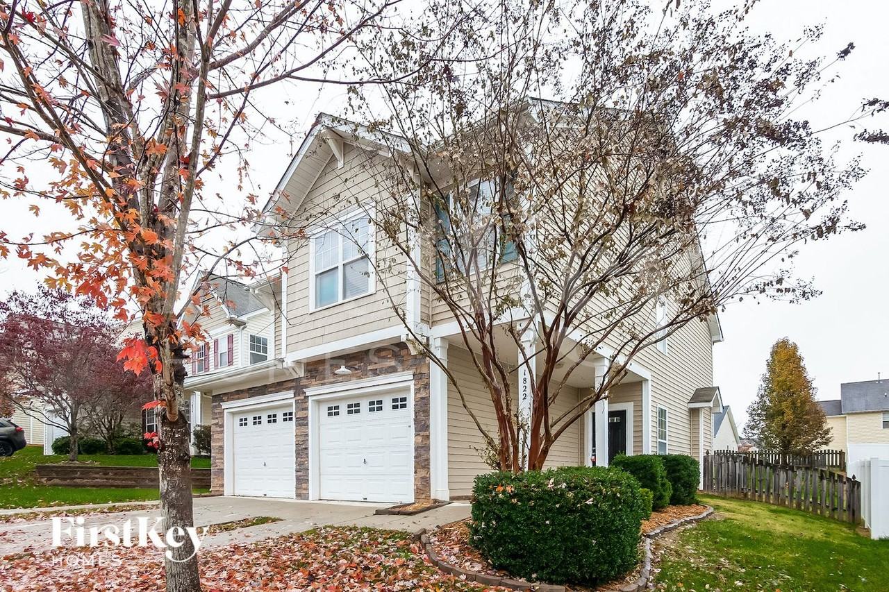 1822 Crabapple Tree Ln - Photo 2 of 15