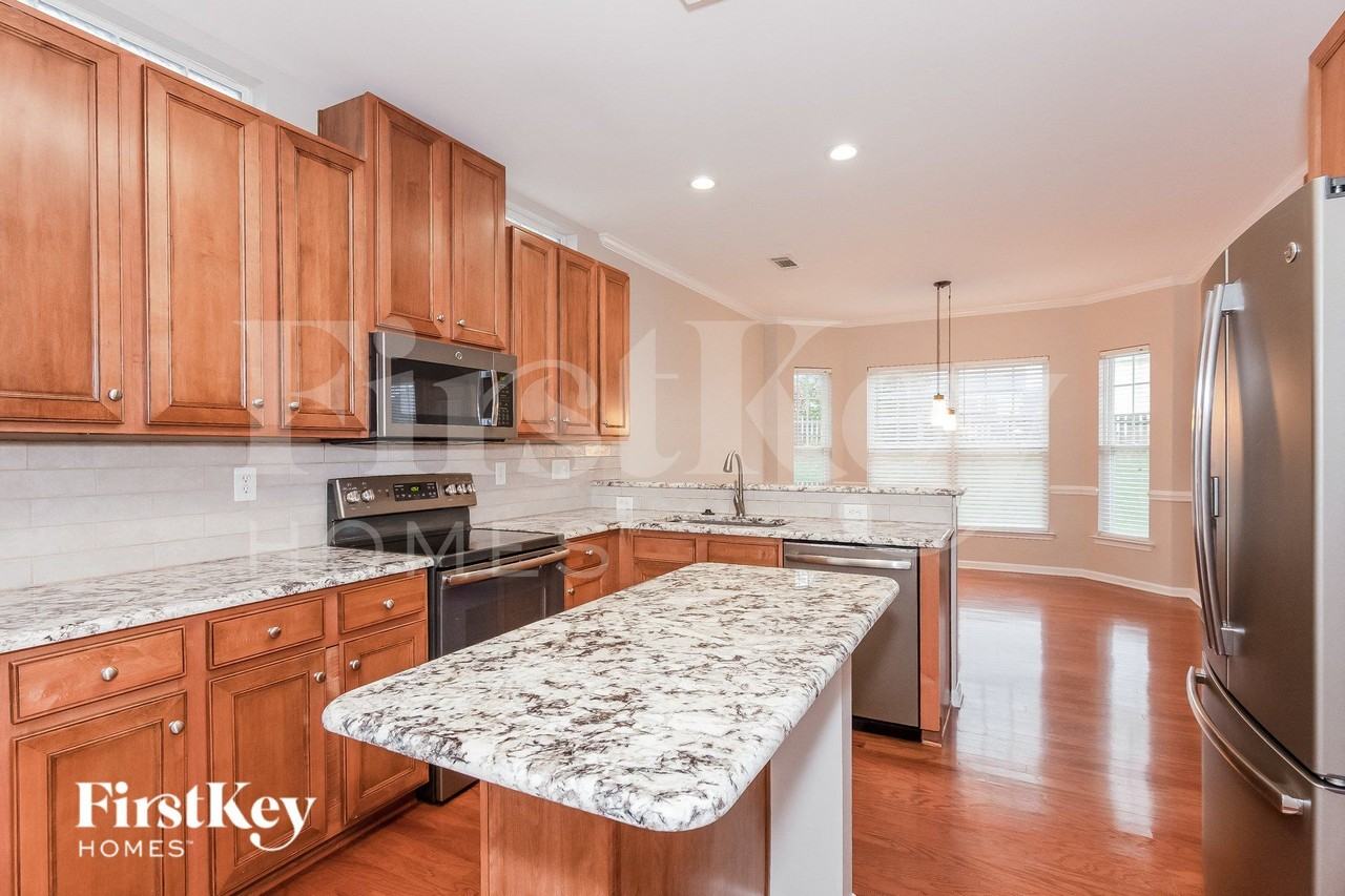 1822 Crabapple Tree Ln - Photo 5 of 15