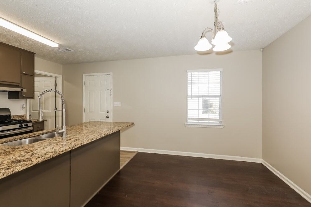 505 Horseshoe Cir - Photo 7 of 17