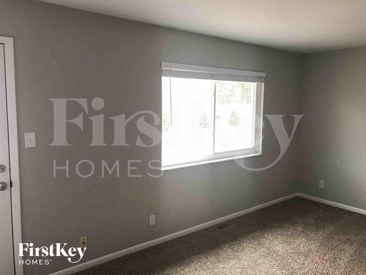 1758 Hilltree Dr - Photo 2 of 14