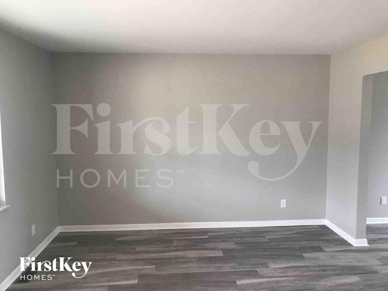 1758 Hilltree Dr - Photo 3 of 14