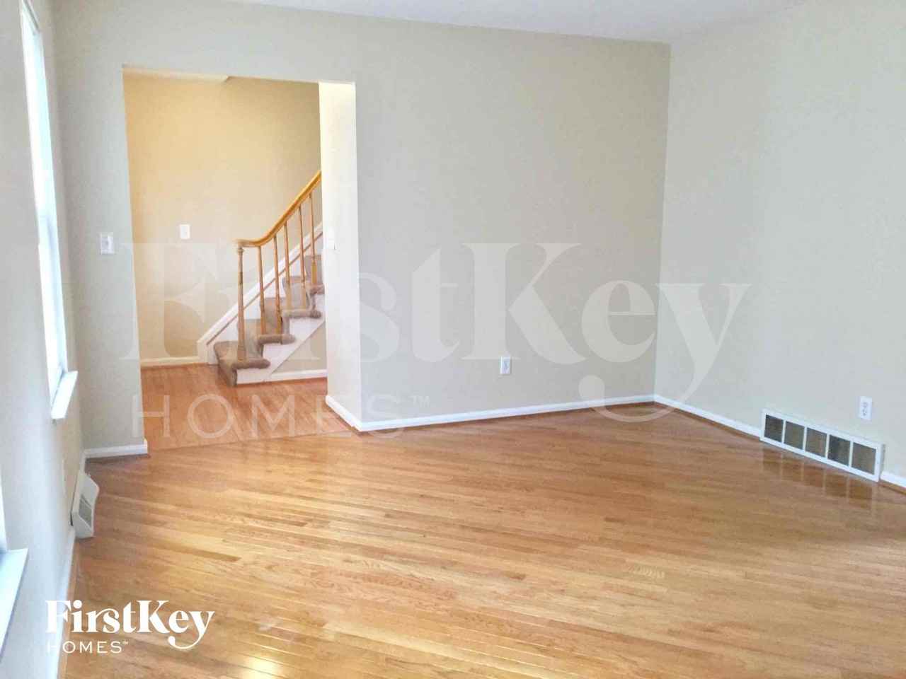 1716 Eastwind Ct - Photo 2 of 14