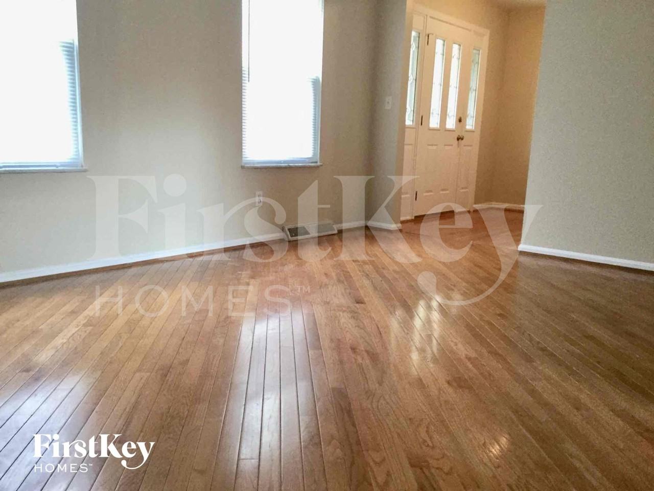 1716 Eastwind Ct - Photo 3 of 14