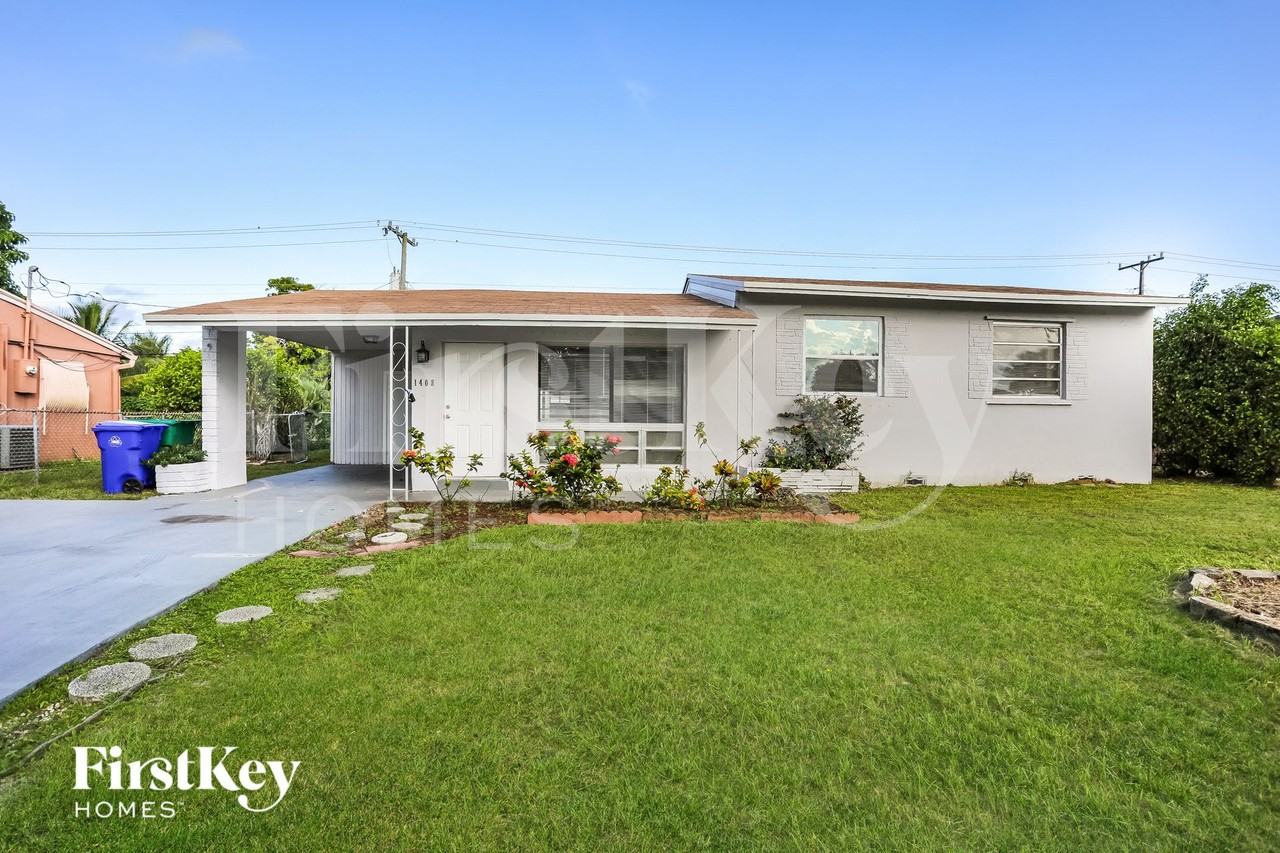 1408 Sw 47th Ave - Photo 2 of 14