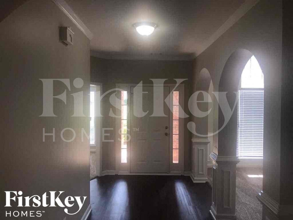 1401 Aramore Dr Se - Photo 2 of 18