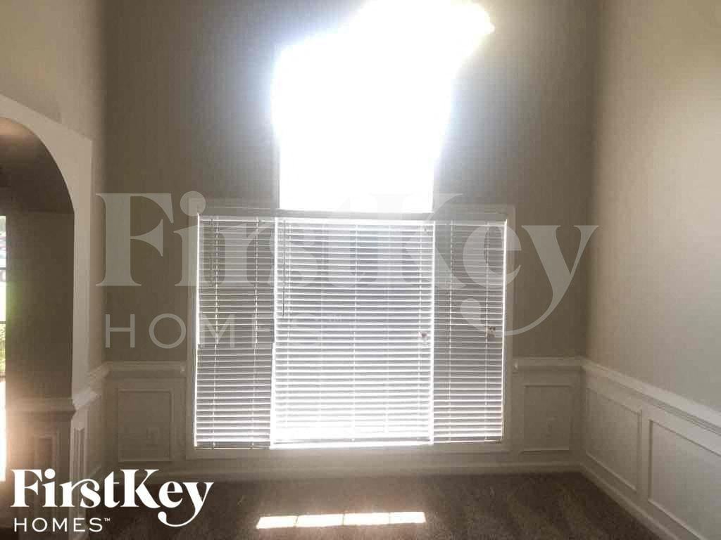 1401 Aramore Dr Se - Photo 3 of 18