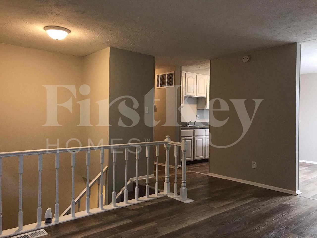 1324 Lansdowne Rd - Photo 5 of 17