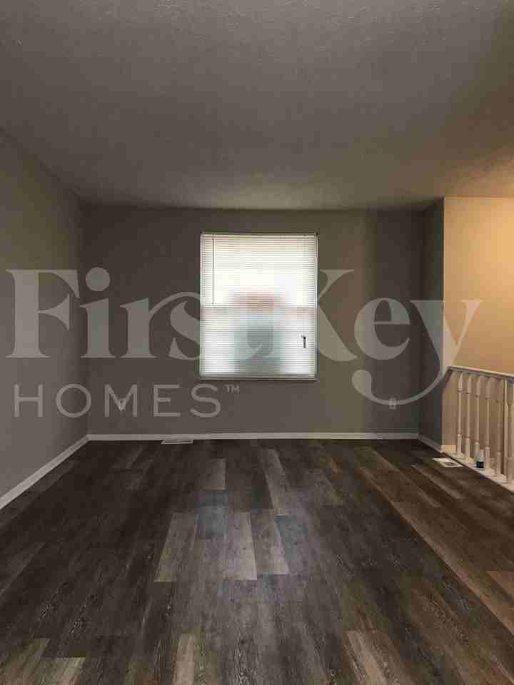 1324 Lansdowne Rd - Photo 6 of 17