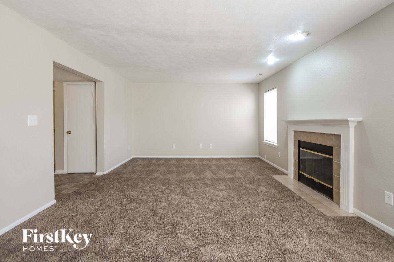 1214 Country Ridge Ln - Photo 2 of 14