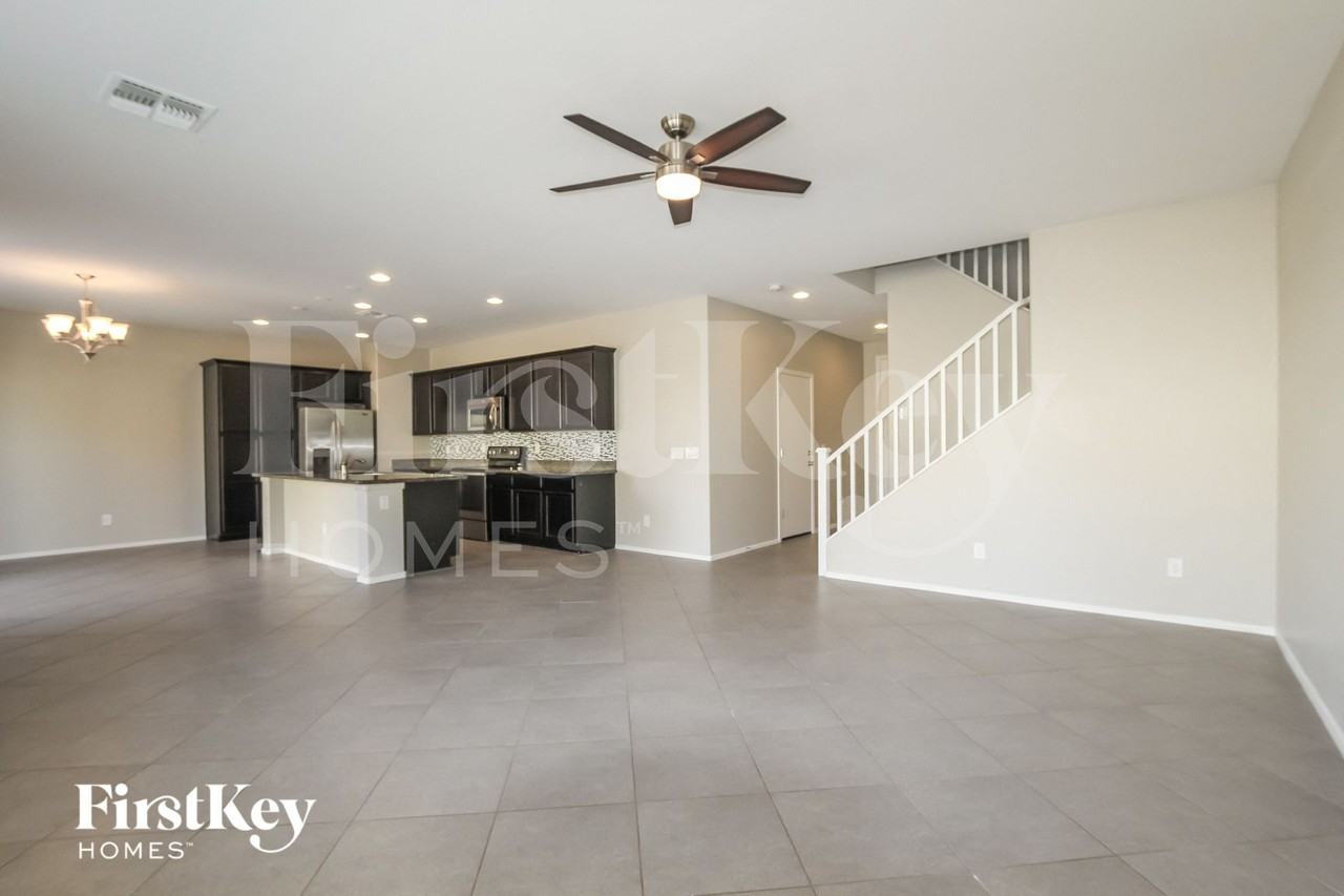 12034 W Briles Rd - Photo 4 of 15