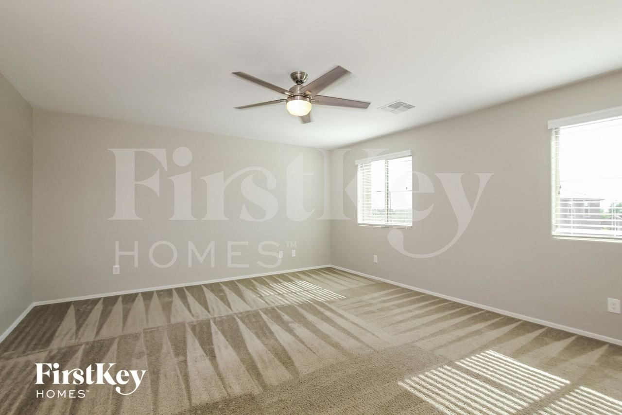 12034 W Briles Rd - Photo 7 of 15