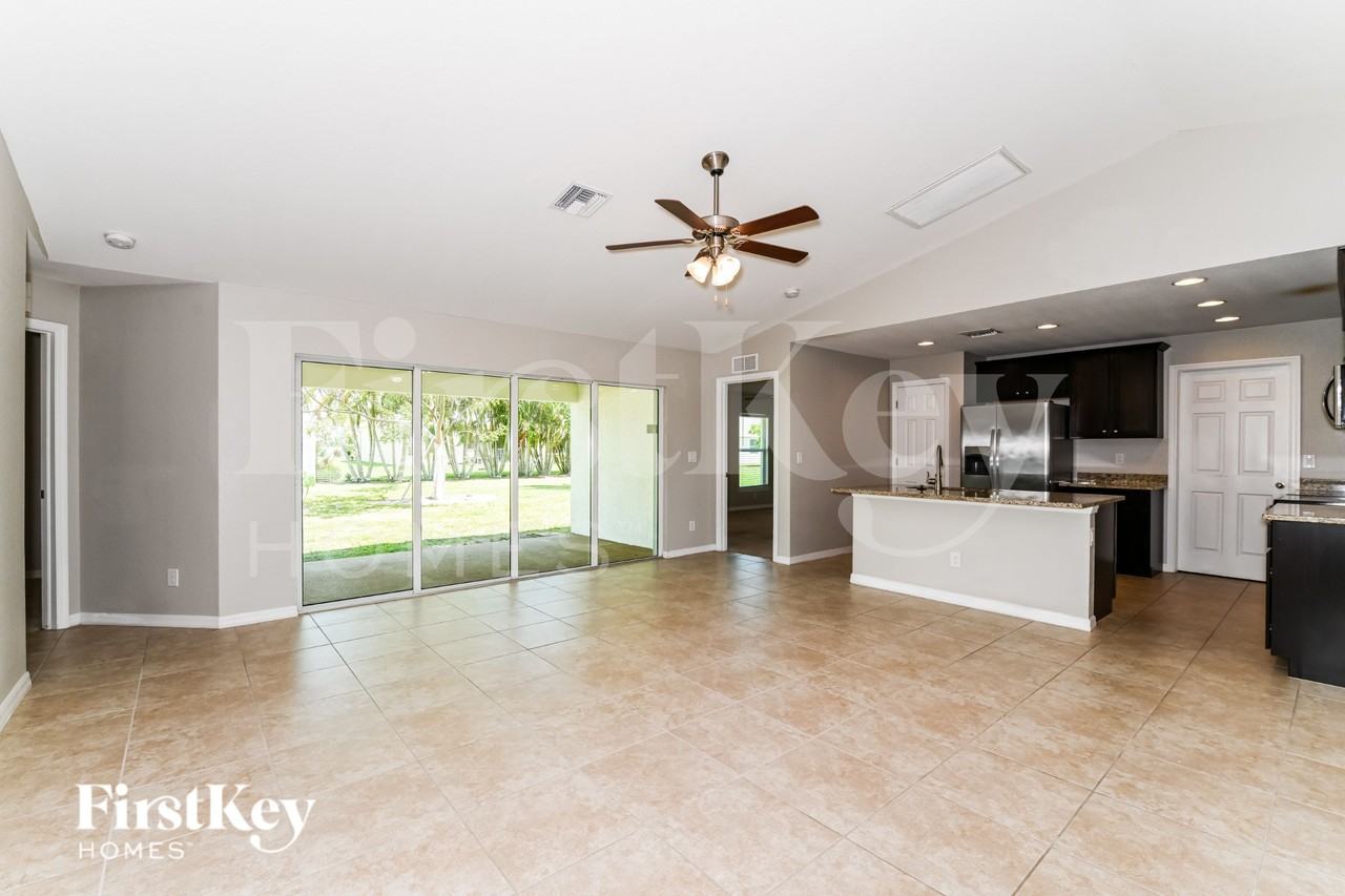 1201 Sw 30th St - Photo 3 of 16