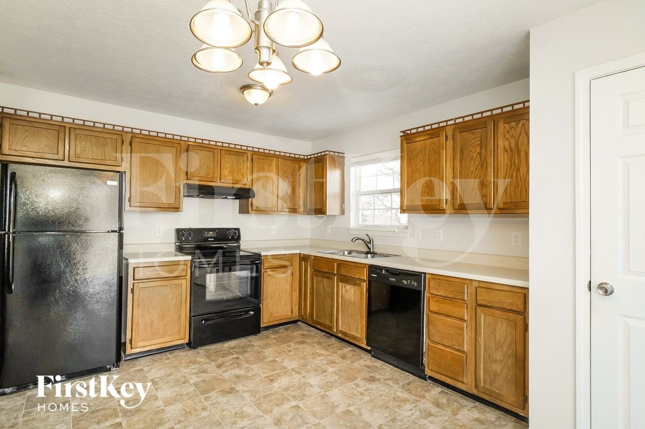 11824 Shannon Pointe Rd - Photo 6 of 15