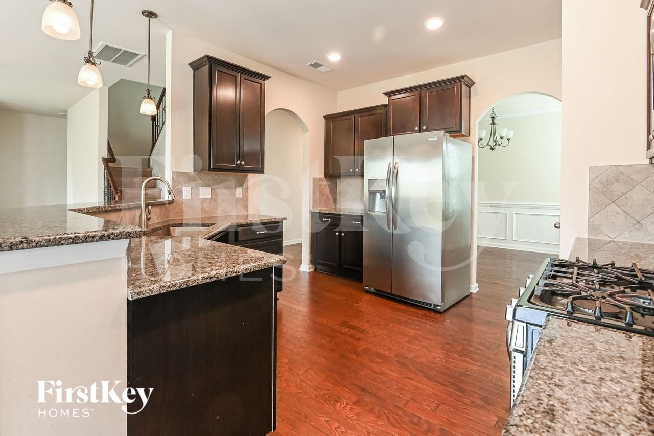 11607 Gilroy Ln - Photo 5 of 15