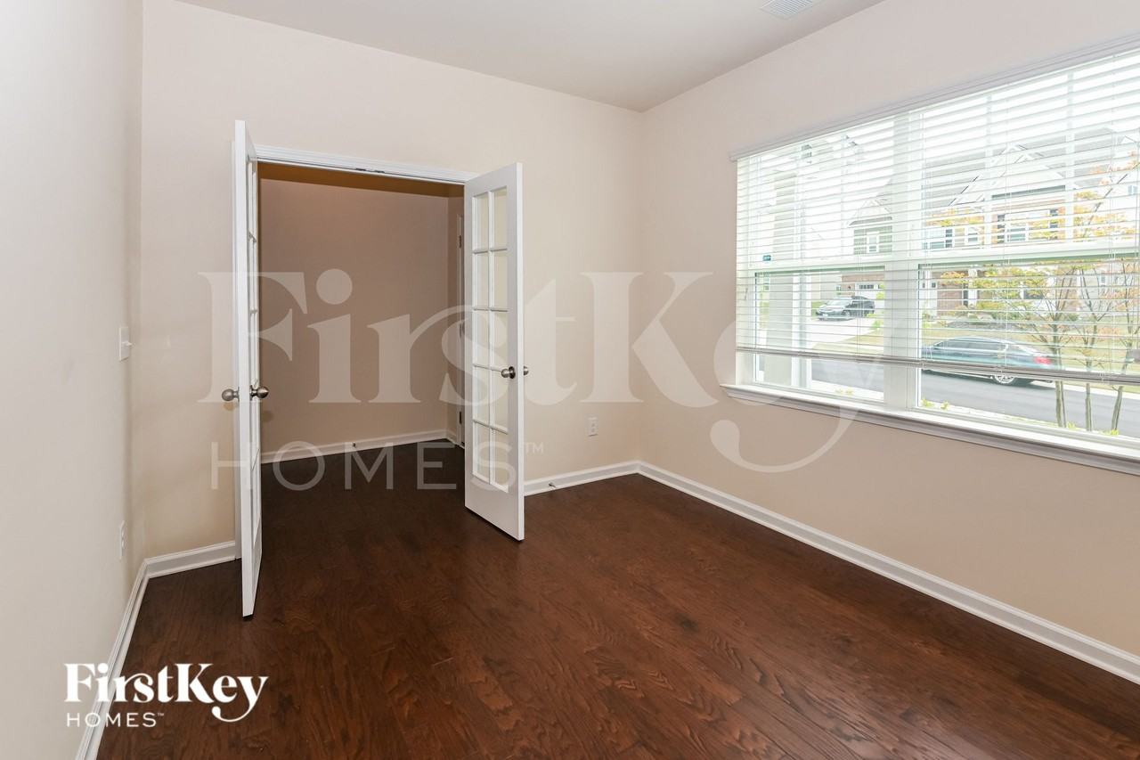 11607 Gilroy Ln - Photo 6 of 15