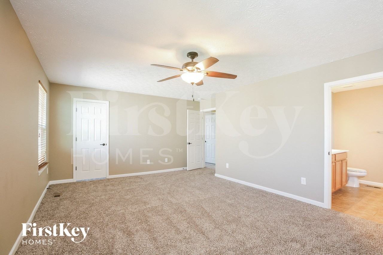 10262 Mcclain Dr - Photo 7 of 15