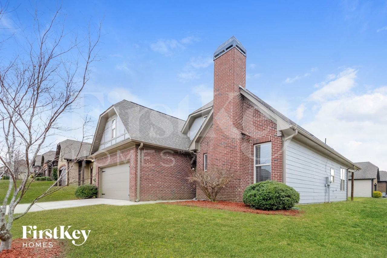 1000 Medinah Dr - Photo 2 of 15