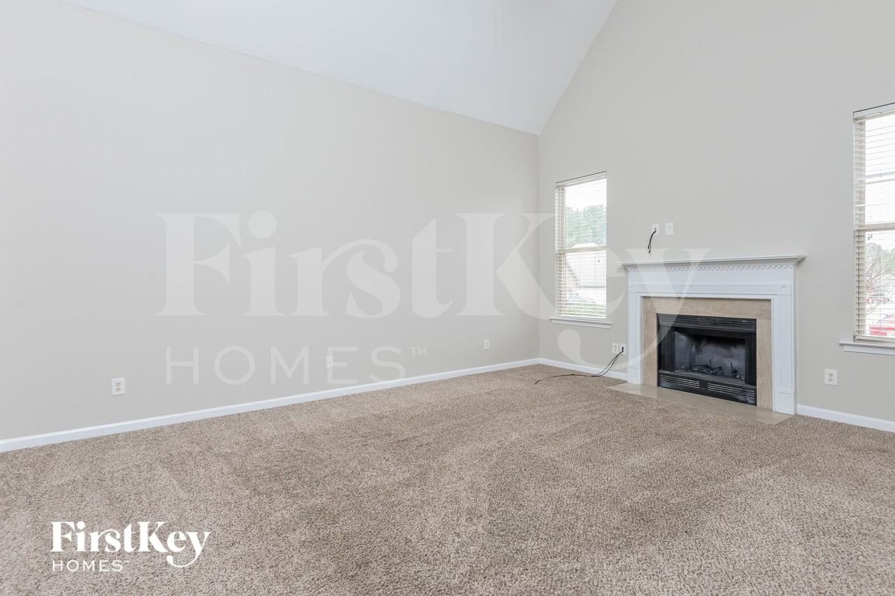 1000 Medinah Dr - Photo 3 of 15