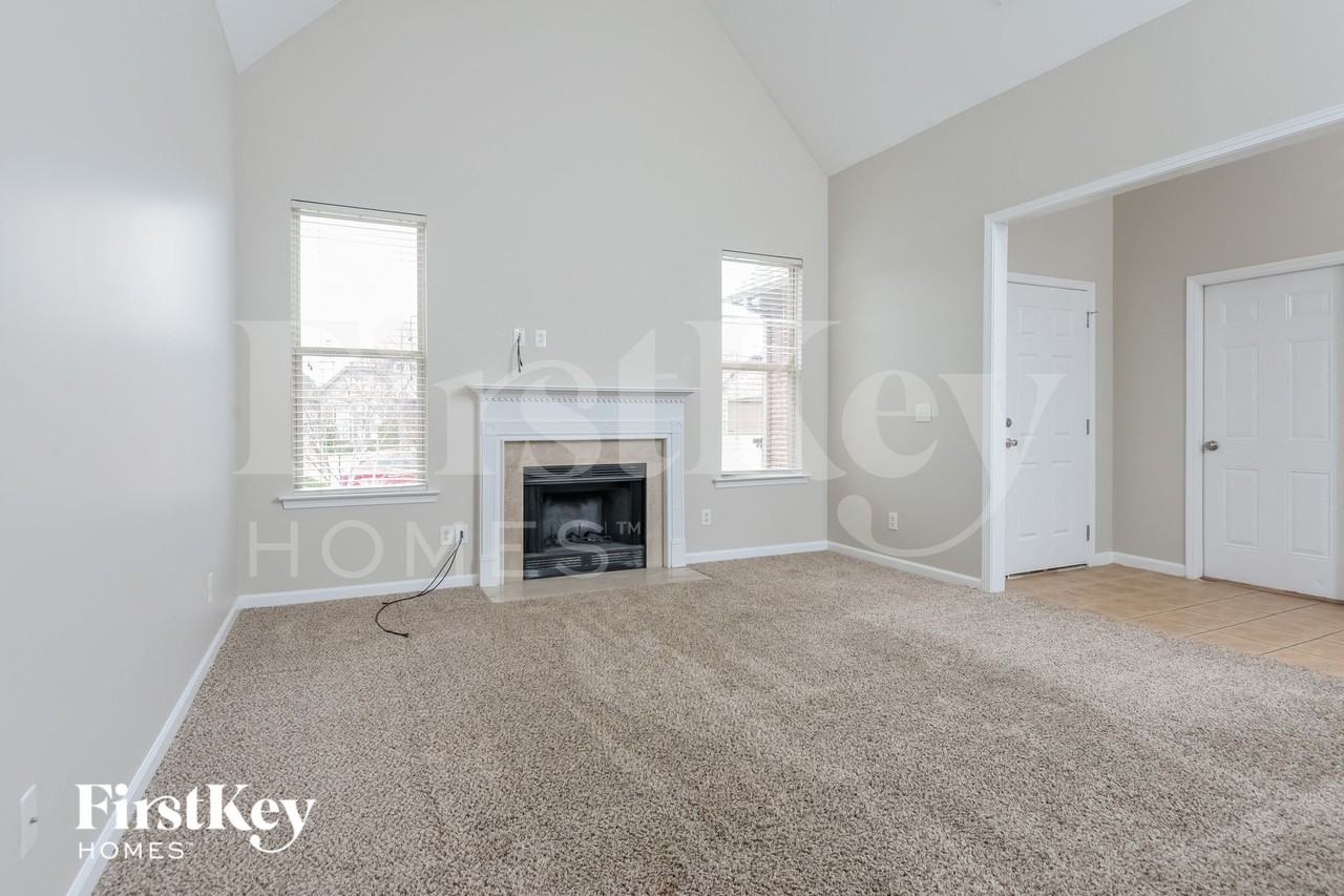 1000 Medinah Dr - Photo 4 of 15