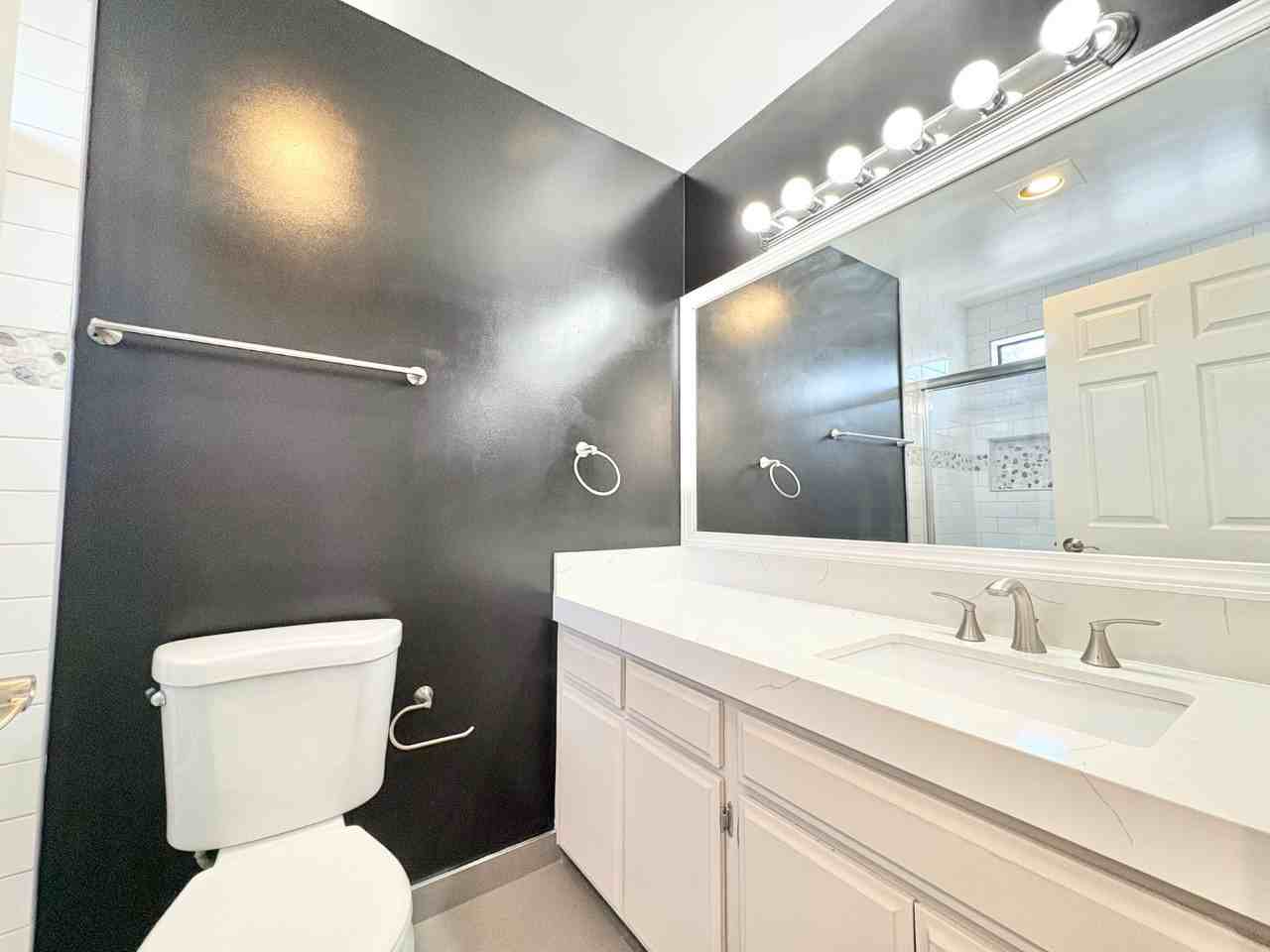 6204 Fulton Ave - Photo 7 of 8