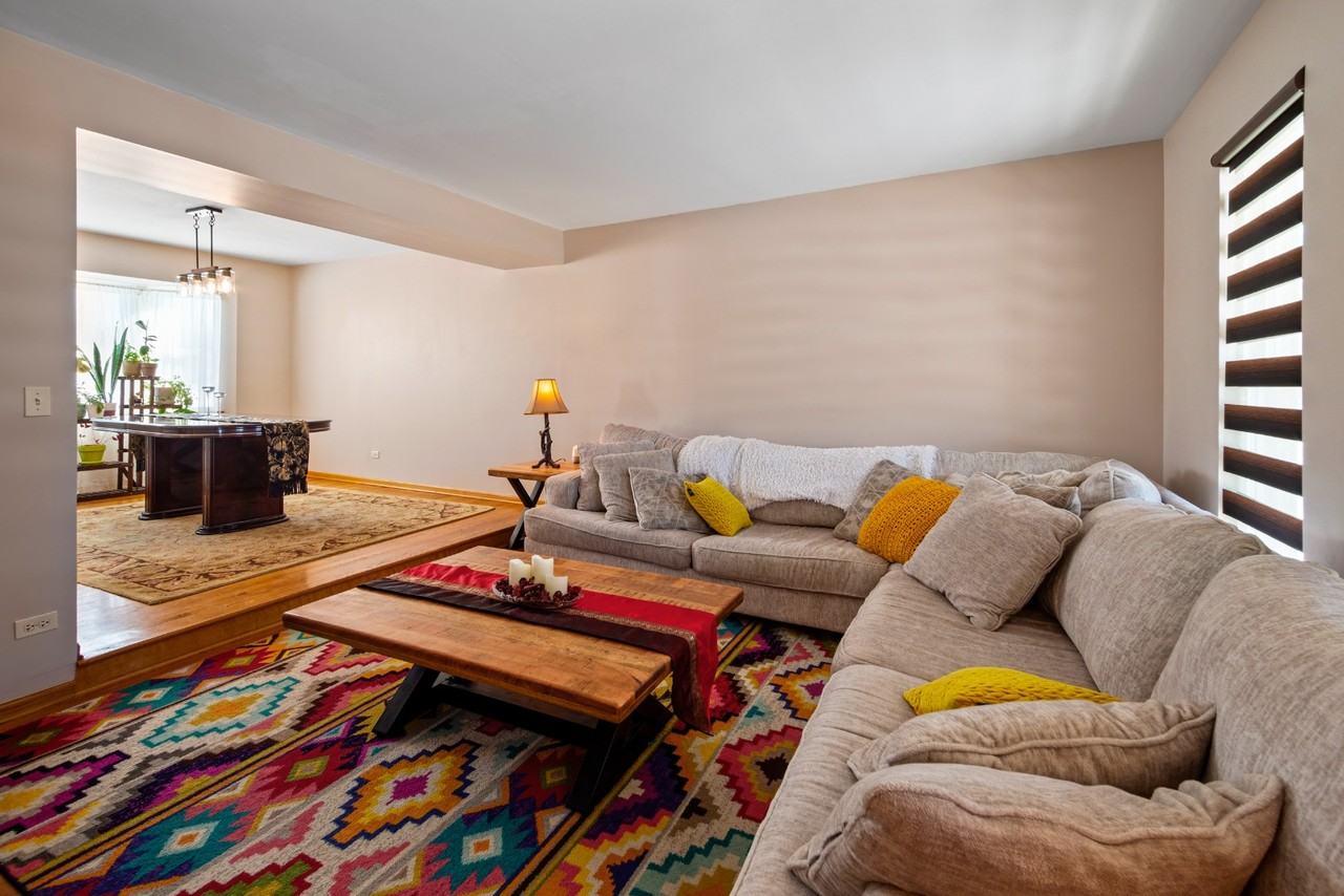 595 Pershing Ct - Photo 7 of 17