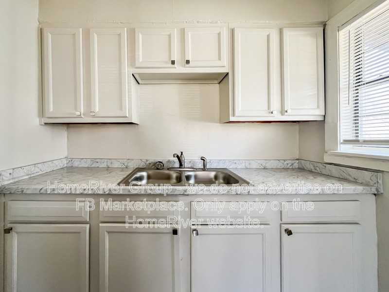 1871 Marjorie St - Photo 6 of 21